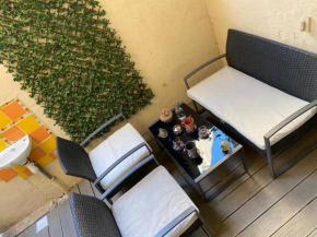 2 pièces climatisé avec Terrace dans Vieil Antibes